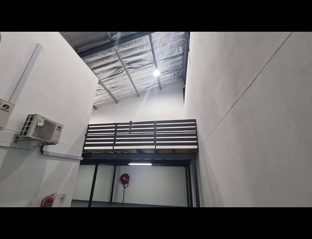 164M² WAREHOUSE TO LET IN RIVERHORSE VALLEY